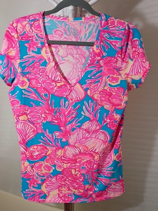 Lilly Pulitzer Tops - Lilly Pulitzer Pink, Turquoise  Floral V-Neck Top Size L EUC